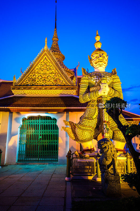 寺庙附近的Wat Arun，曼谷，泰国